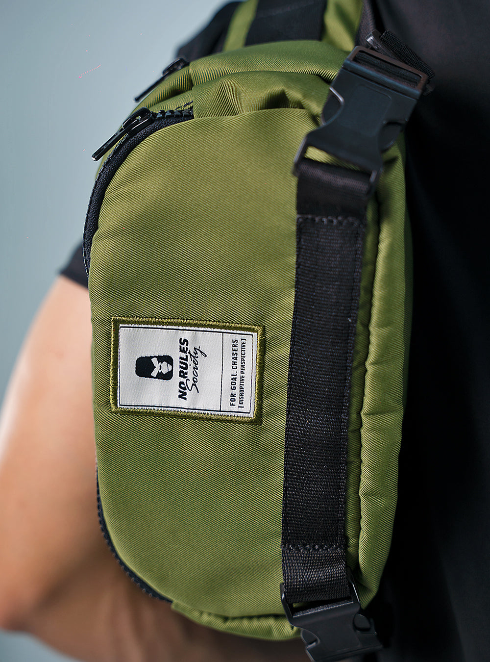 CANGURO BANDOLERA VERDE MILITAR
