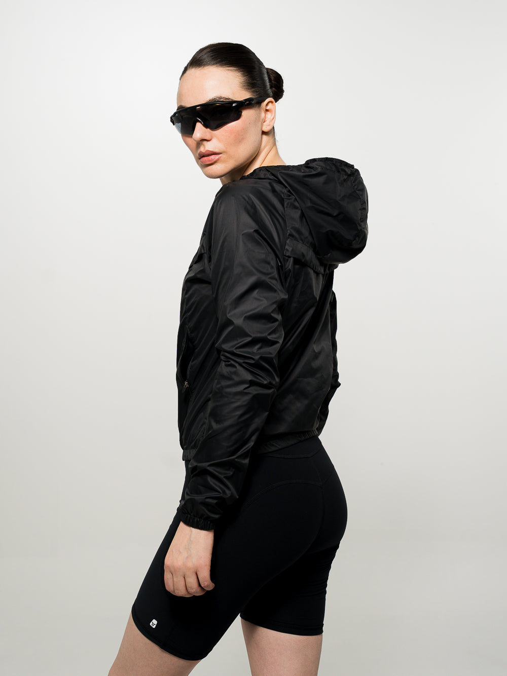 Chaqueta Esencial Negra de Mujer