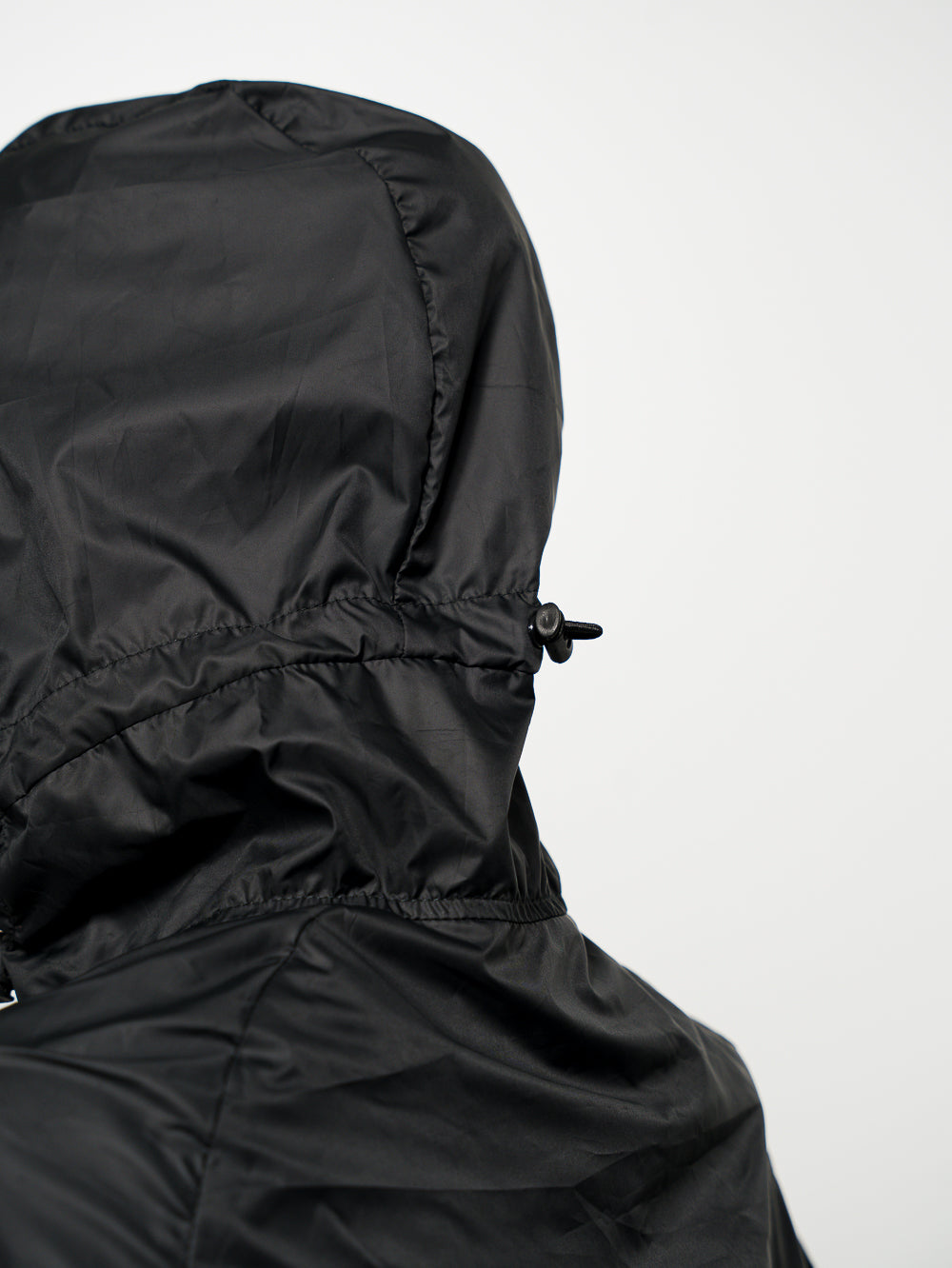 Chaqueta Esencial Negra de Mujer