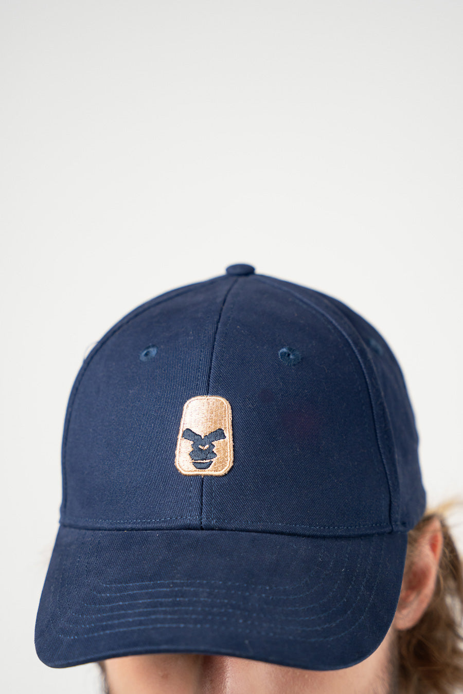 GORRA AZUL BÁSICA