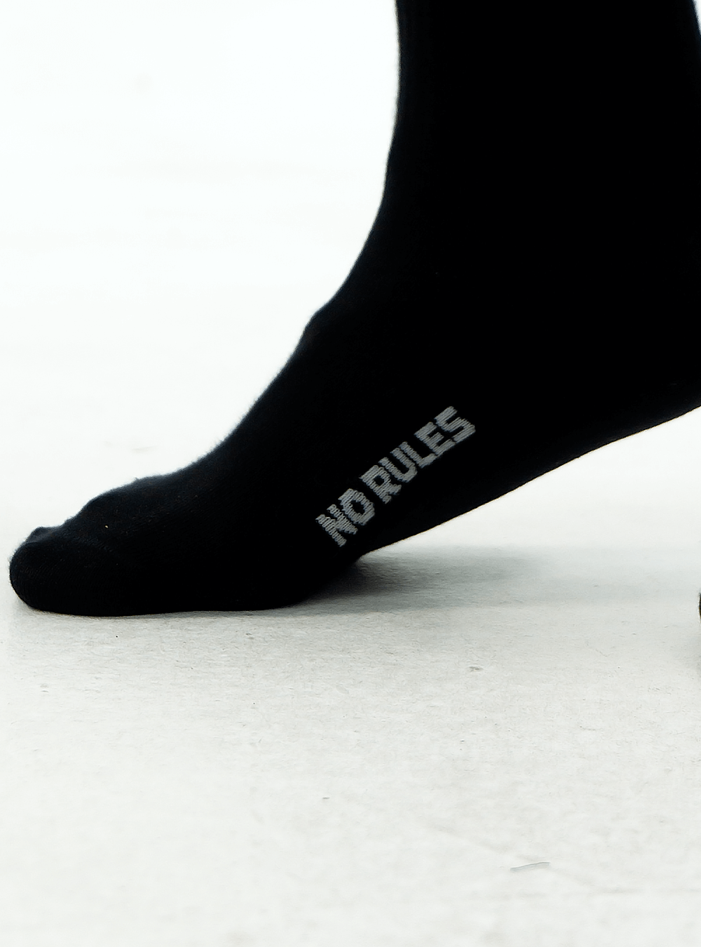 BLACK ATHLETIC SOCKS