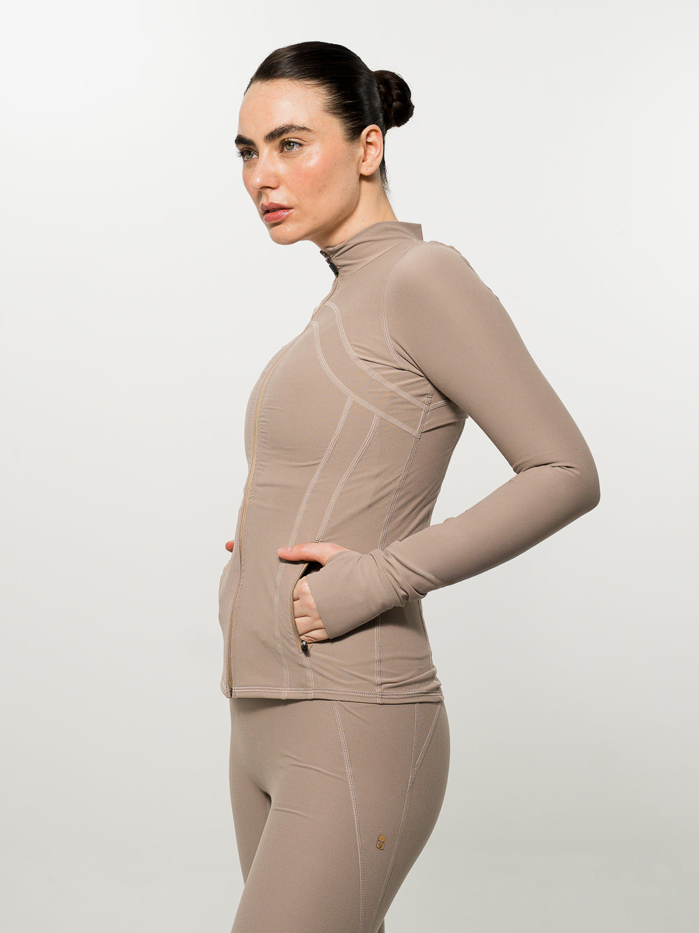 Chaqueta de ajuste de rendimiento Moca