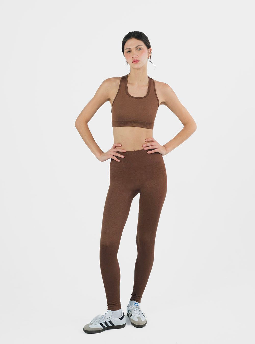 Strive Cross Short Avellana
