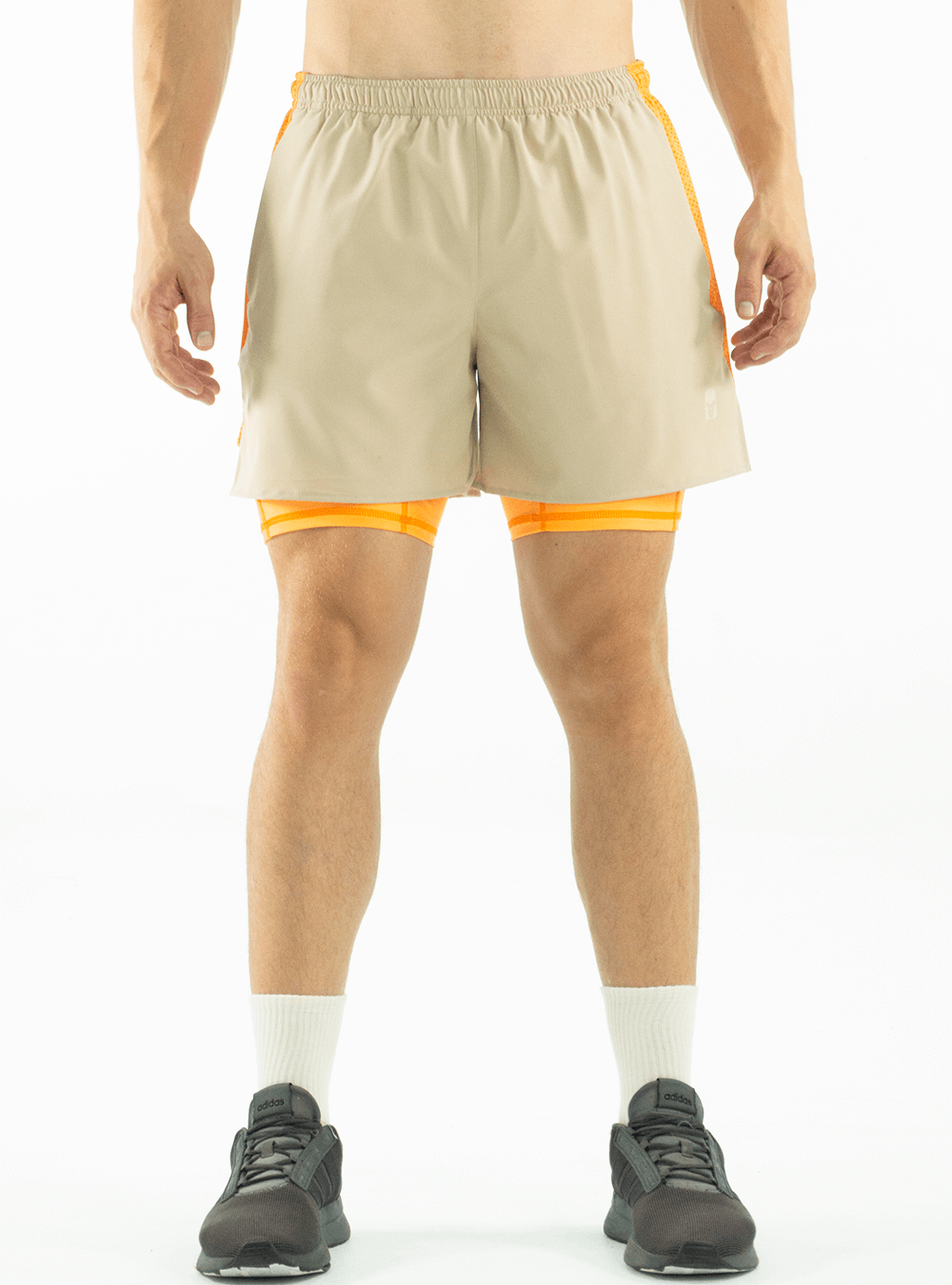 SHORTS RUNNING BEIGE-NARANJA
