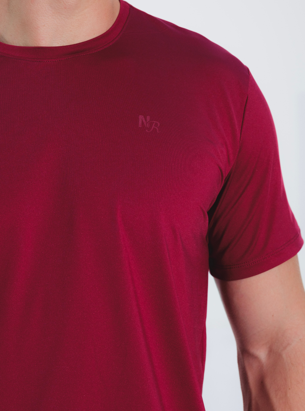 Camiseta básica de tela fría color vino tinto